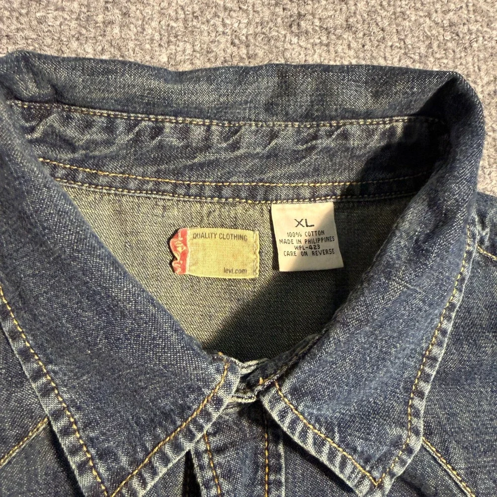 Vintage Levi's Mens XL Western Denim Shirt Blue Pearl Snap Long Sleeve Cotton XL